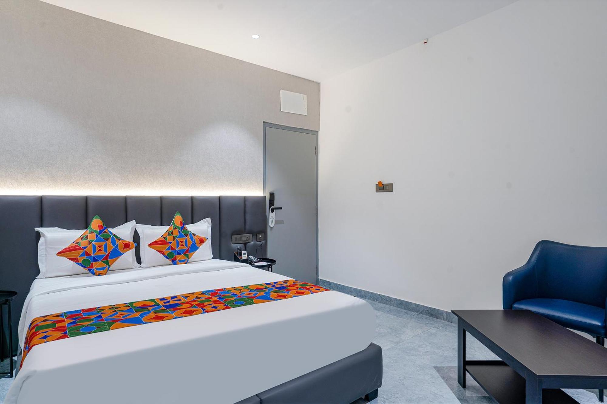 Fabhotel Prime Cloud 5 Studios Hyderabad Eksteriør billede