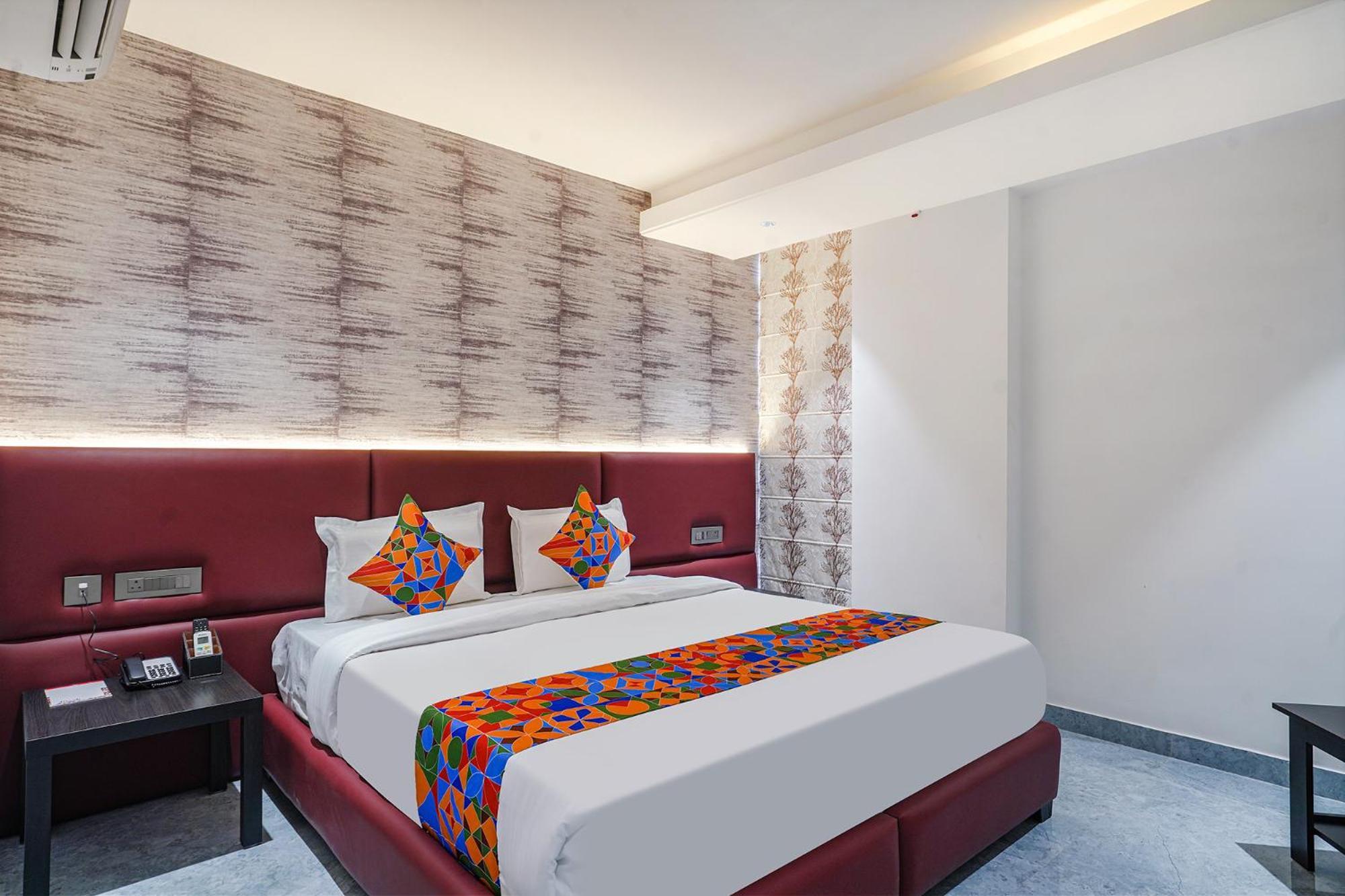 Fabhotel Prime Cloud 5 Studios Hyderabad Eksteriør billede