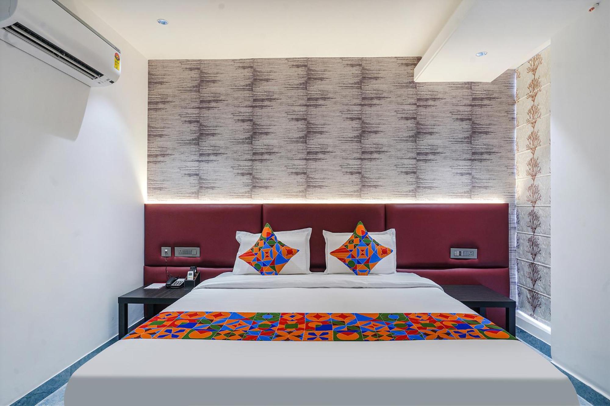 Fabhotel Prime Cloud 5 Studios Hyderabad Eksteriør billede