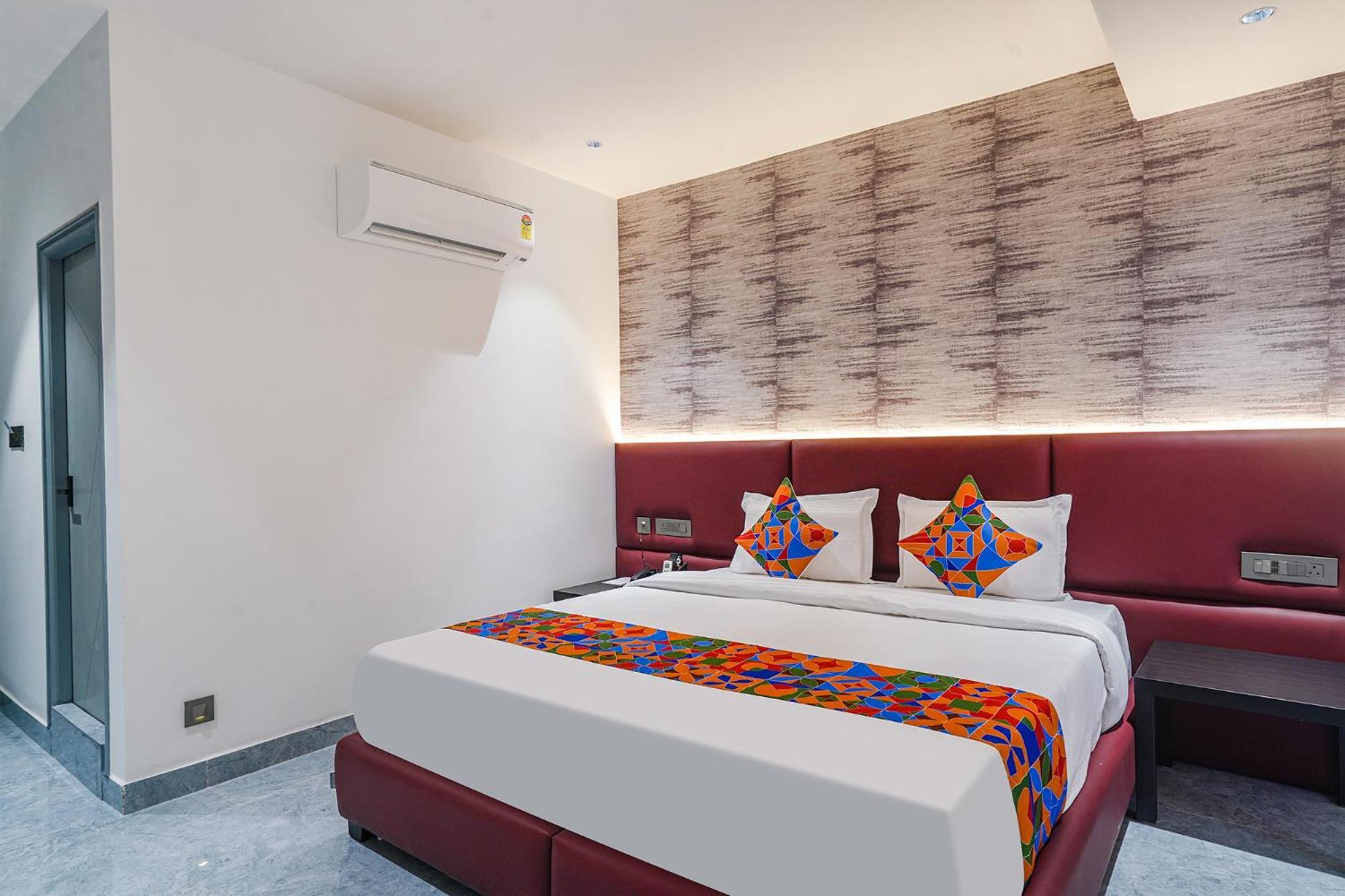 Fabhotel Prime Cloud 5 Studios Hyderabad Eksteriør billede